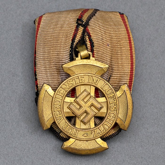 DMI79 Luftschutz Medal First Class — image 2