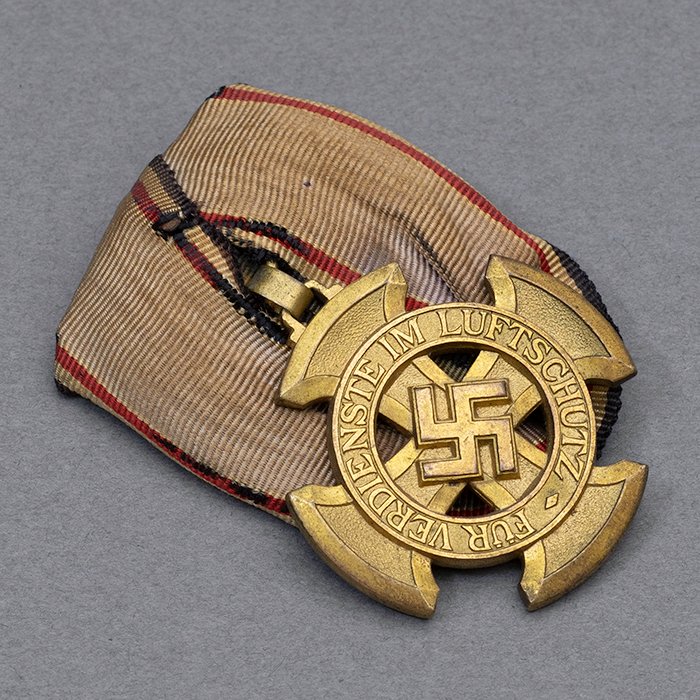 DMI79 Luftschutz Medal First Class — image 3
