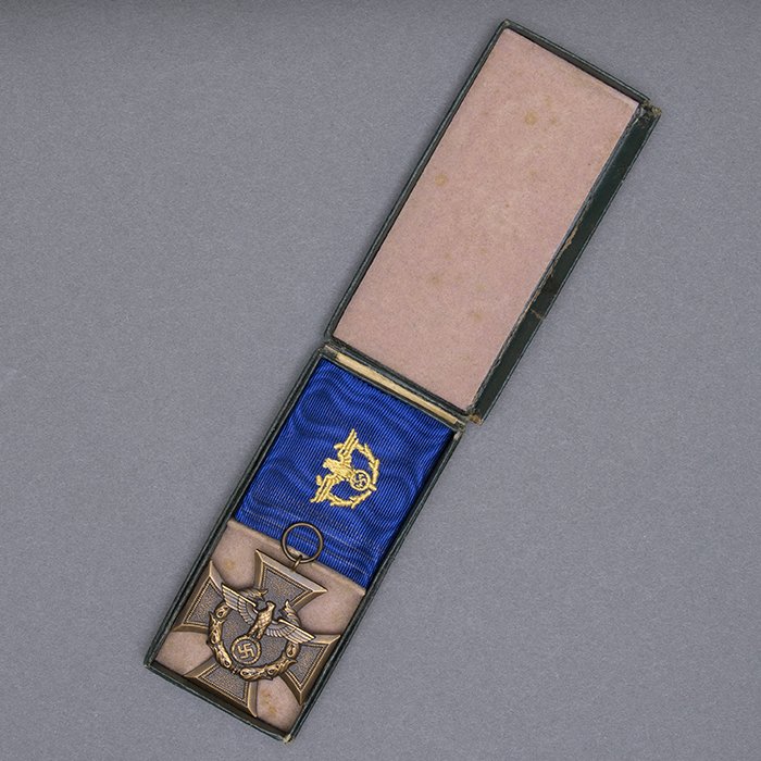 ADM65 Cased Zollgrenzschutz Long Service Award — image 2