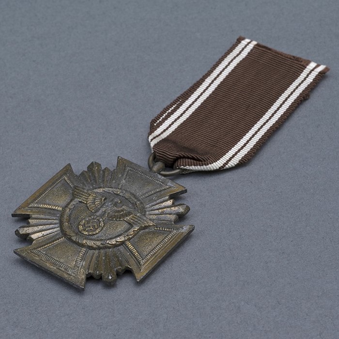 OPA45 NSDAP Ten Year Long Service Award — image 4