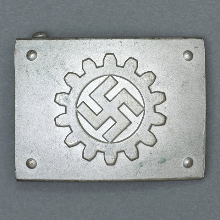 DMI19 DAF EM belt buckle — image 2