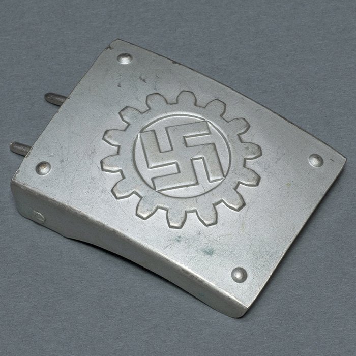 DMI19 DAF EM belt buckle — image 3