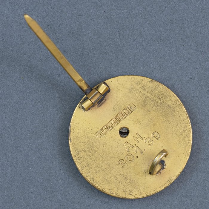 ADM74 Fine Adolf Hitler Presentation Golden Party Badge — image 6