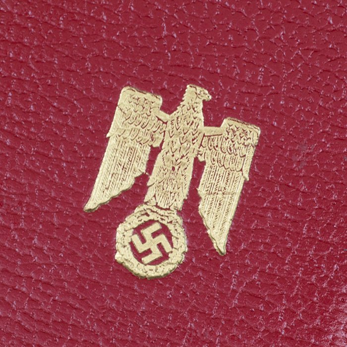 PAU19 Matched set of Golden Party Badges — image 11