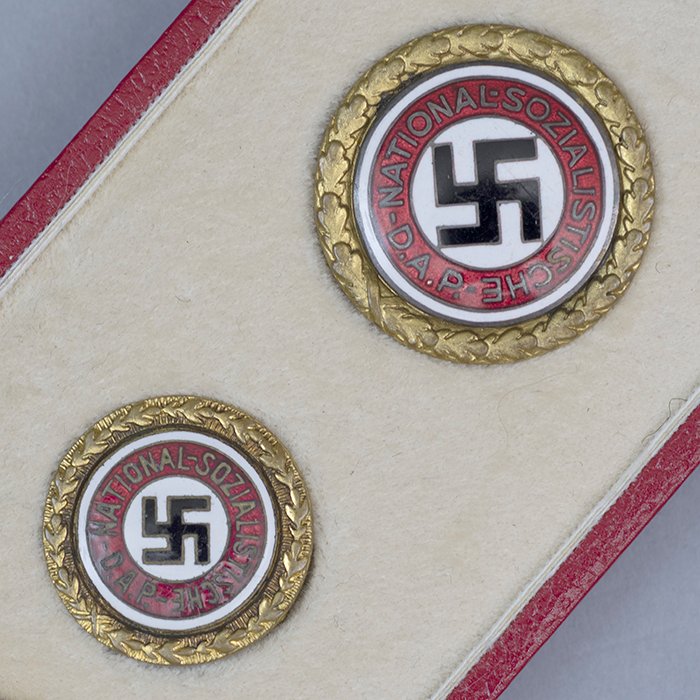 PAU19 Matched set of Golden Party Badges — image 14