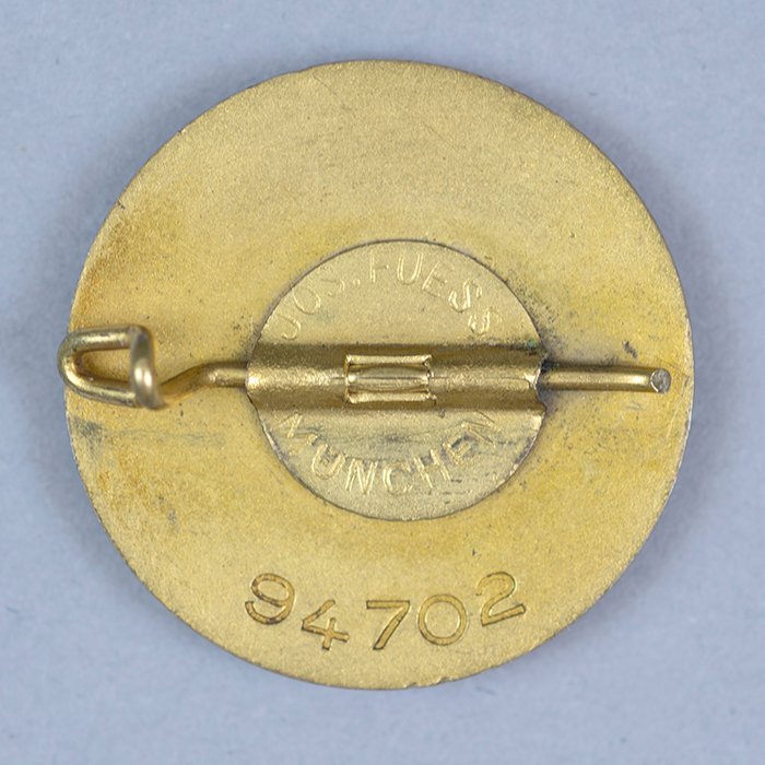 PAU19 Matched set of Golden Party Badges — image 7