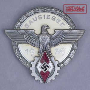 ADM32 HJ Gausieger Badge 1939