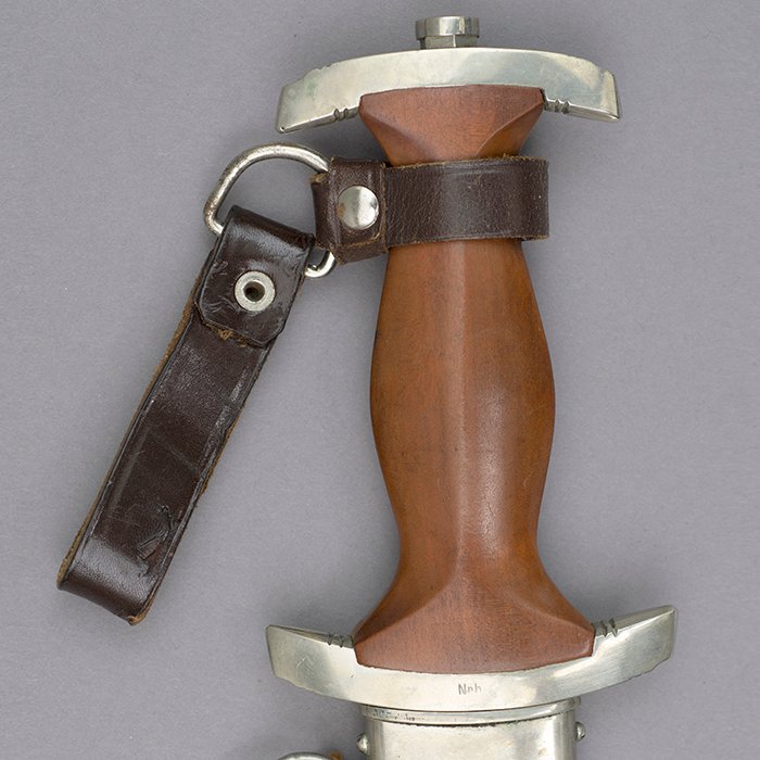 MAE2 Excellent early SA M33 dagger with hangers by Christianswerk — image 11