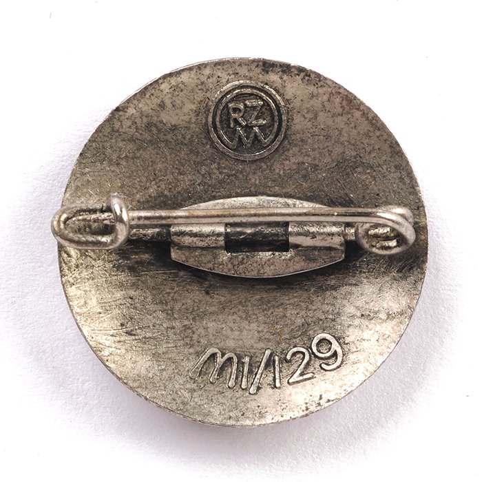 DM120 Enameled NSDAP party membership badge, RZM, M1/129 — image 3