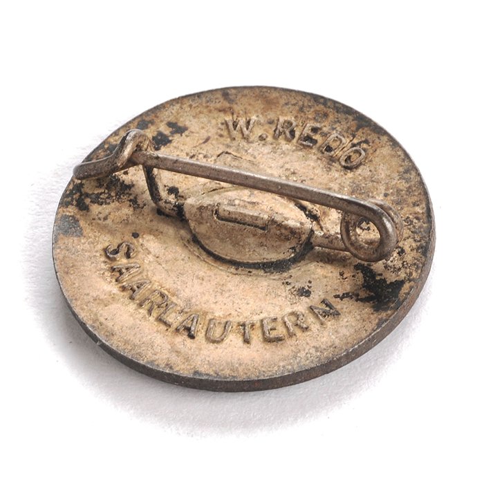 ACZ141 Enameled DVG (Deutscher Volksgenossen Bund) lapel pin — image 4