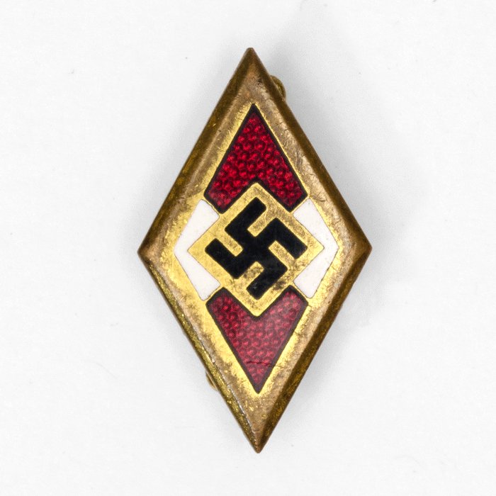 XMA13 Enameled Hitlerjugend leader membership pin — image 2