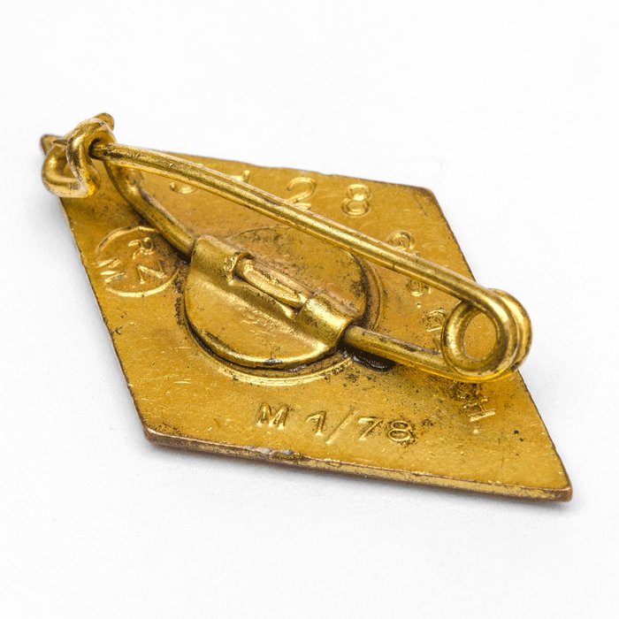 XMA13 Enameled Hitlerjugend leader membership pin — image 3