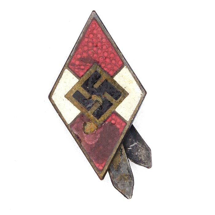 AHJ64 Enameled Hitlerjugend cap badge — image 2