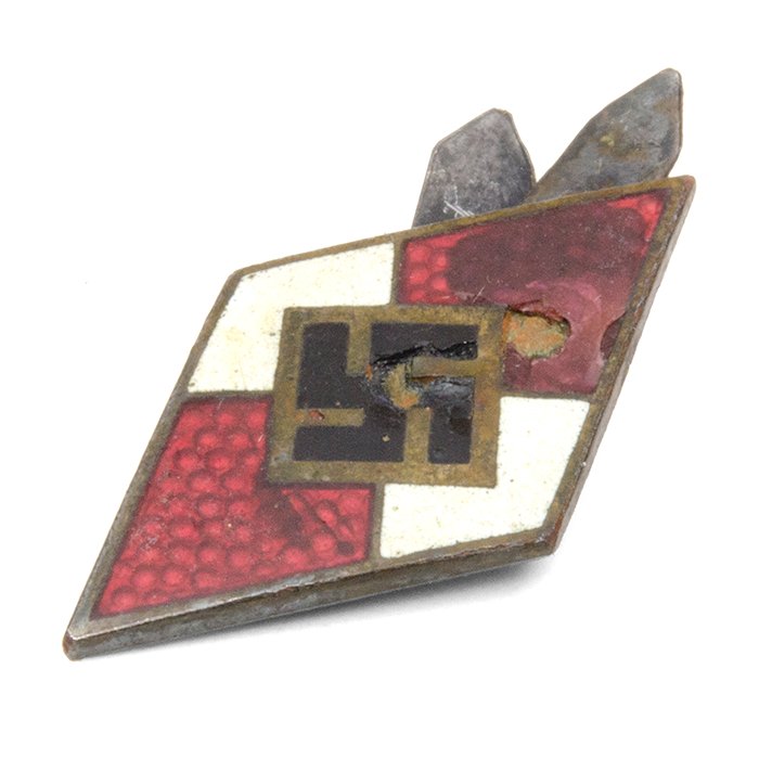 AHJ64 Enameled Hitlerjugend cap badge — image 3