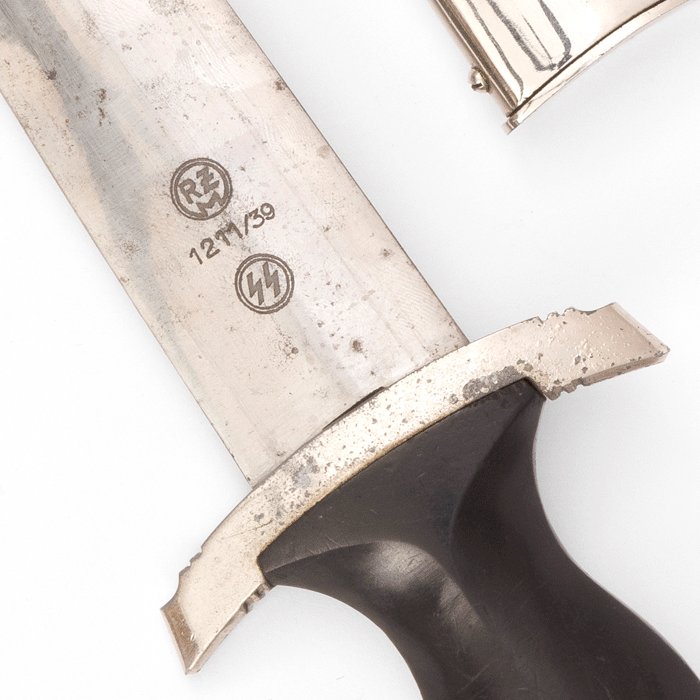 VTA2 Later quality SS M33 service dagger — image 10