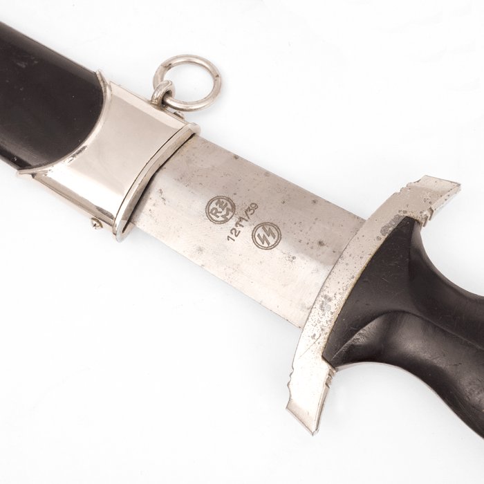 VTA2 Later quality SS M33 service dagger — image 11