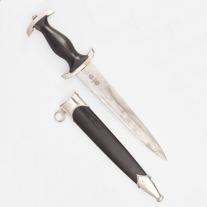 VTA2 Later quality SS M33 service dagger — image 8