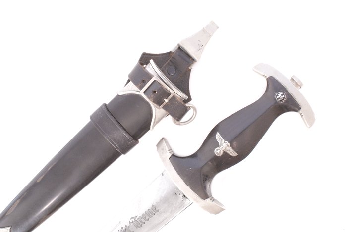 DP001 Early quality SS M33 service dagger with vertical hanger — image 6