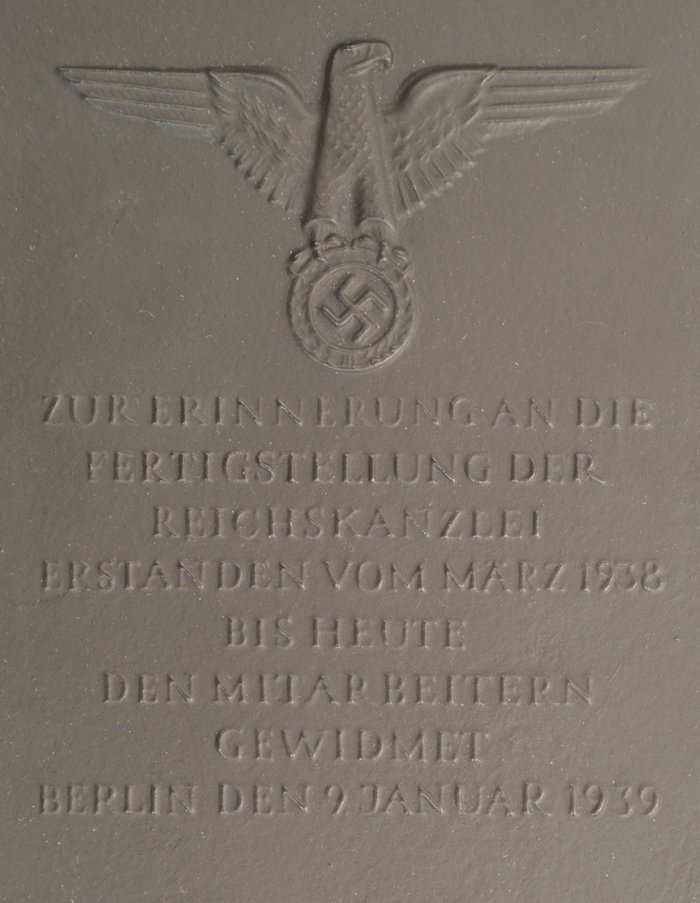 Plaque commemorating the completion of construction of the Reichskanzlei in Berlin — image 4