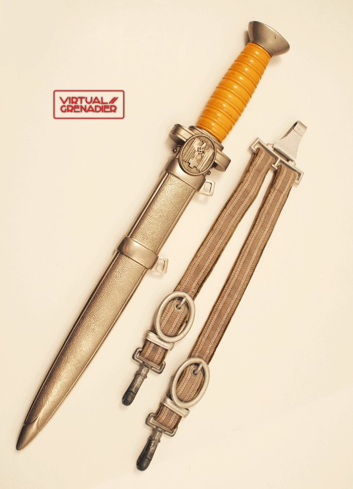 Deutsches Rotes Kreuz leader's dagger with hangers — image 2