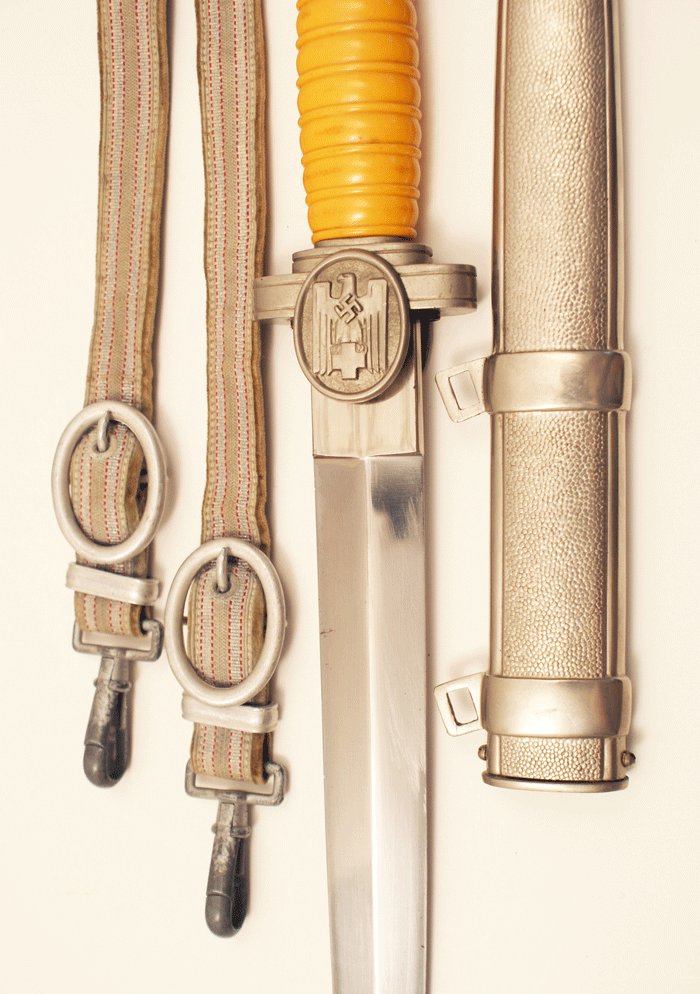 Deutsches Rotes Kreuz leader's dagger with hangers — image 5