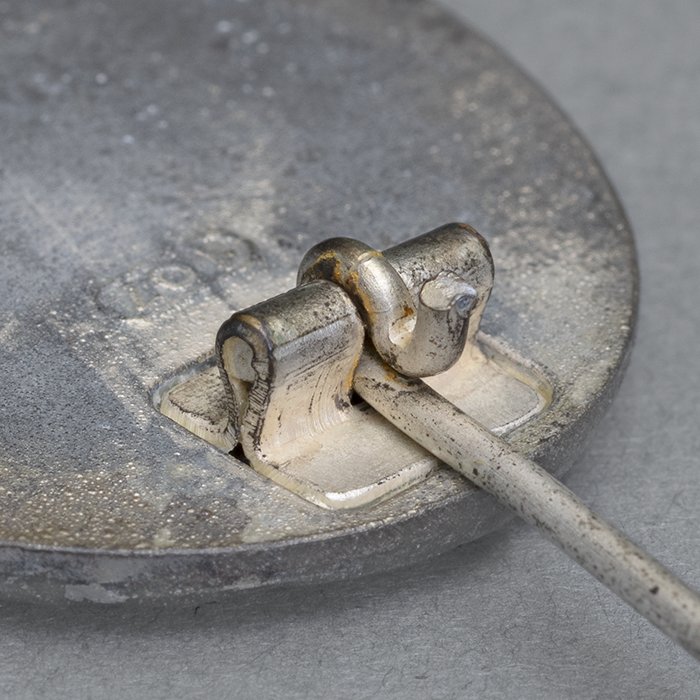 JDE81 Wound Badge in Silver, marked 107 — image 6