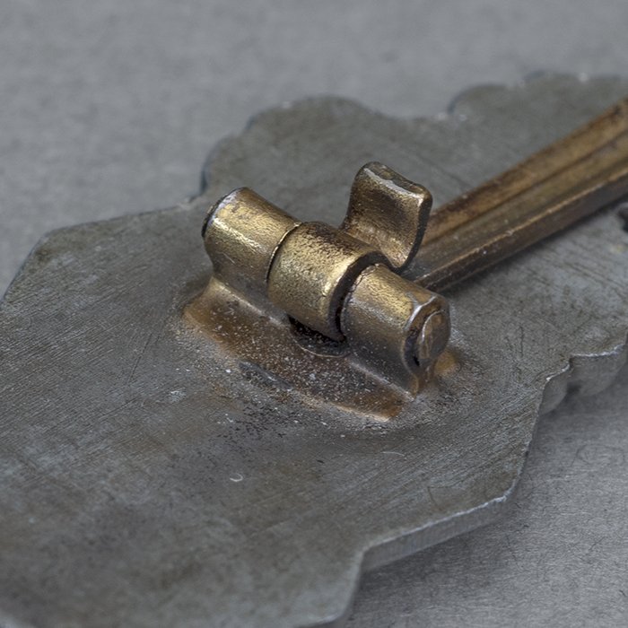 JDE83 Unmarked Deschler & Sohn Bronze Nahkampfspange — image 7