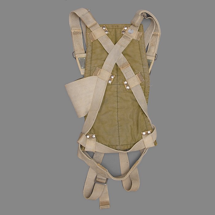 HES51 Luftwaffe Brustfallschirme harness — image 11