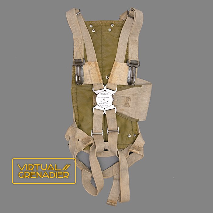HES51 Luftwaffe Brustfallschirme harness — image 2