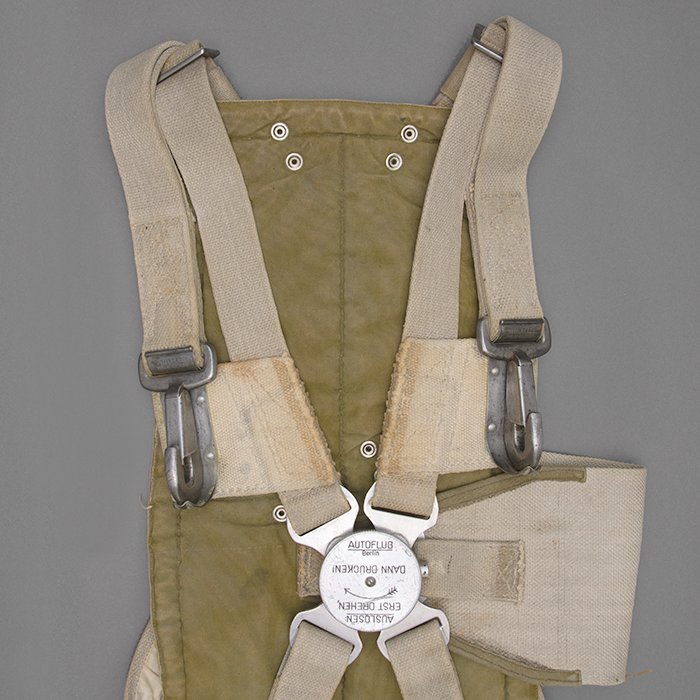 HES51 Luftwaffe Brustfallschirme harness — image 3