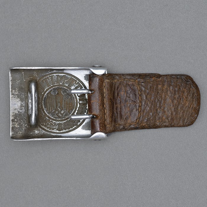 JDE118 Service worn Heer EM belt and aluminum buckle with leather tab — image 9