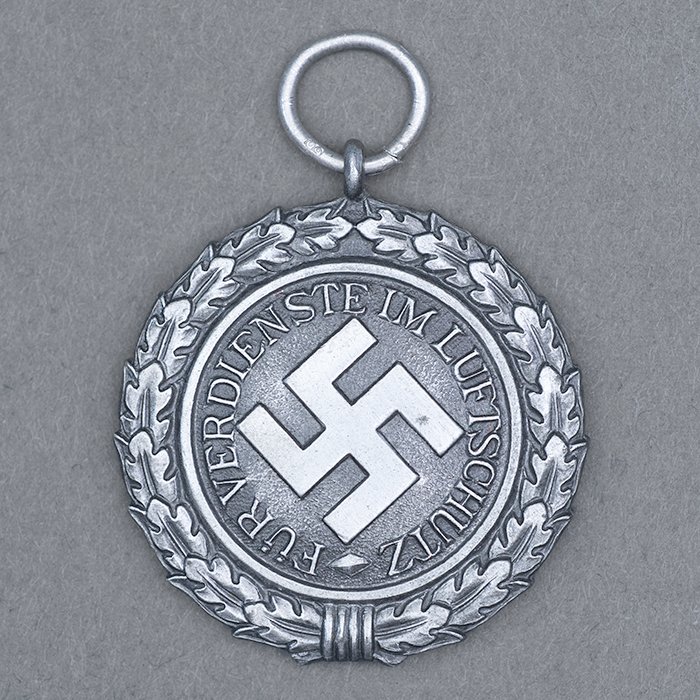 JDE89 Luftschutz Medal Second Class — image 2