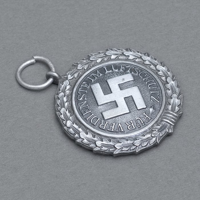 JDE89 Luftschutz Medal Second Class — image 3