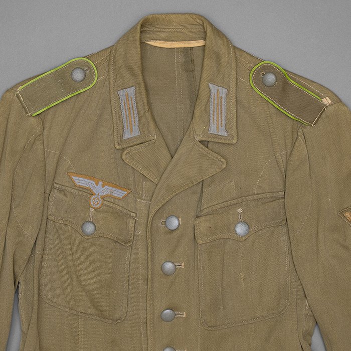 IRW36 Service used Peek & Cloppenburg manufactured Heer Panzergrenadier Gefreiter M42 style tropical service blouse — image 3
