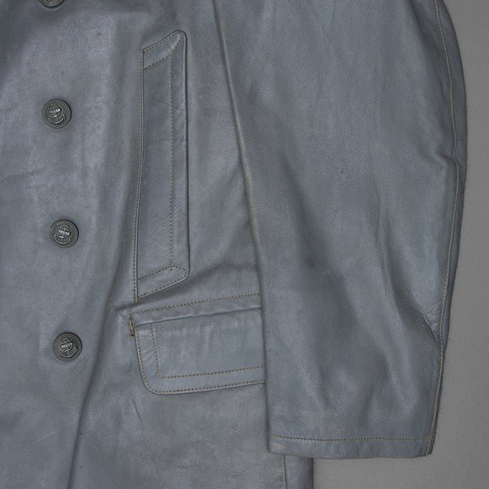 HES714 Set of Kriegsmarine double breasted grey leather deck jacket with matching trousers — image 10