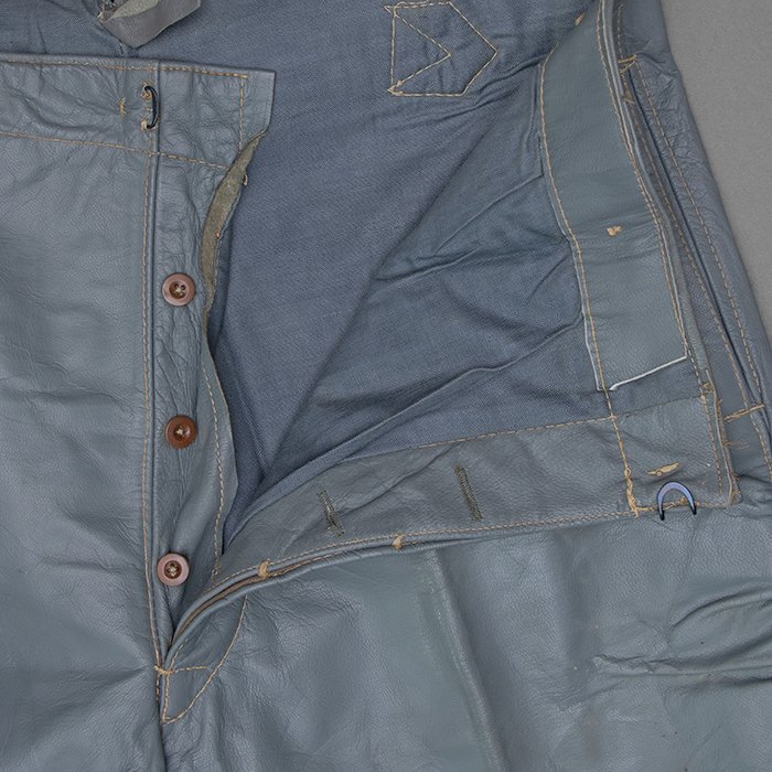 HES714 Set of Kriegsmarine double breasted grey leather deck jacket with matching trousers — image 19