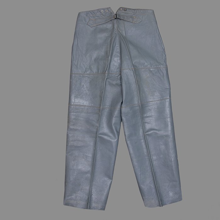 HES714 Set of Kriegsmarine double breasted grey leather deck jacket with matching trousers — image 22