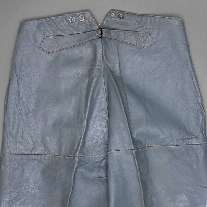 HES714 Set of Kriegsmarine double breasted grey leather deck jacket with matching trousers — image 23