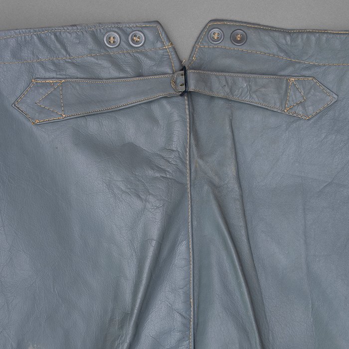 HES714 Set of Kriegsmarine double breasted grey leather deck jacket with matching trousers — image 24