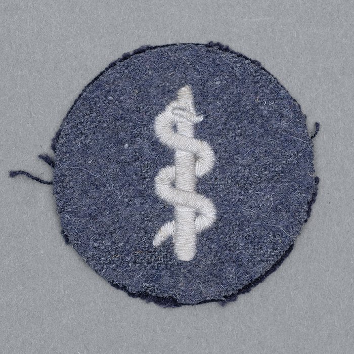 JDE1 Luftwaffe medical personnel specialty patch — image 2