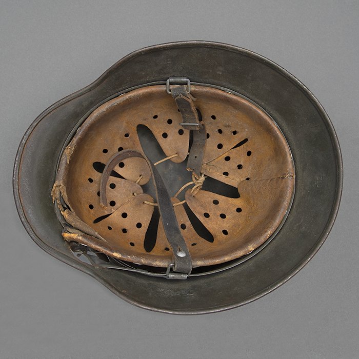 SM1 Spectacular battle damaged Waffen-SS M40 single decal 'GI Art' helmet — image 19