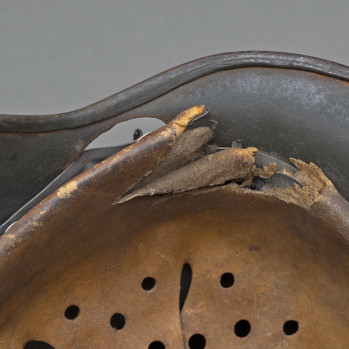 SM1 Spectacular battle damaged Waffen-SS M40 single decal 'GI Art' helmet — image 29