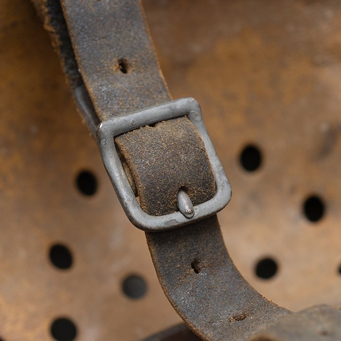 SM1 Spectacular battle damaged Waffen-SS M40 single decal 'GI Art' helmet — image 30