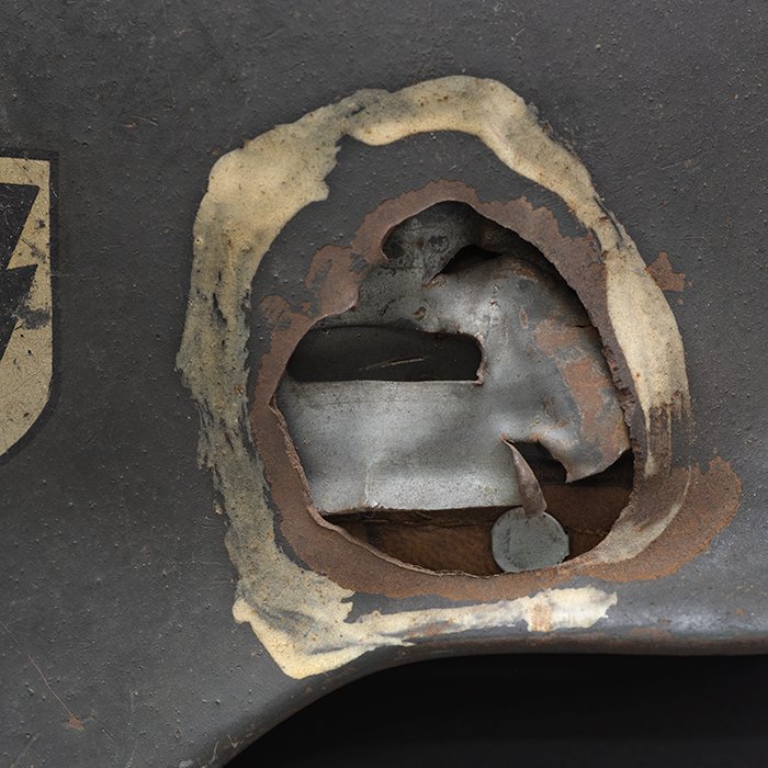 SM1 Spectacular battle damaged Waffen-SS M40 single decal 'GI Art' helmet — image 6