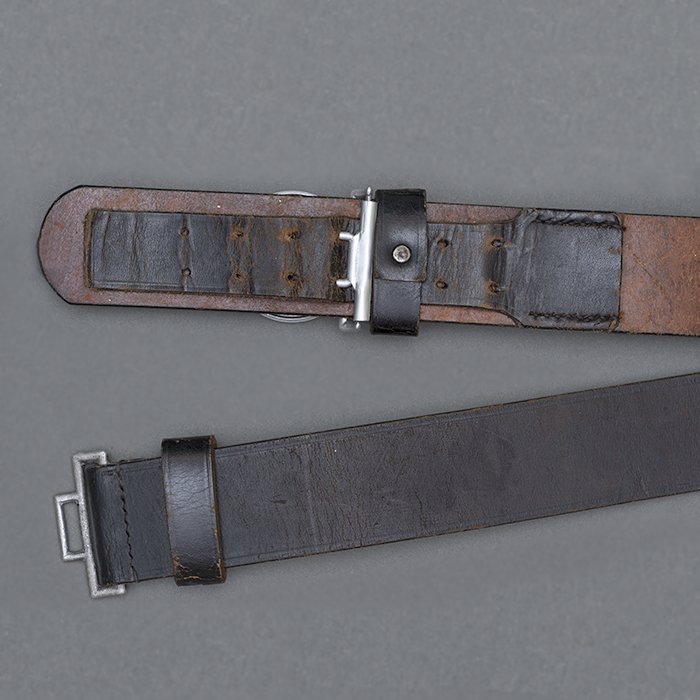 EC1 SS officer's aluminum buckle with black leather belt — image 7