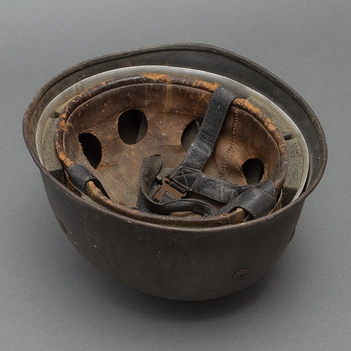 GR1 Luftwaffe M38 single decal Fallschirmjäger helmet — image 22