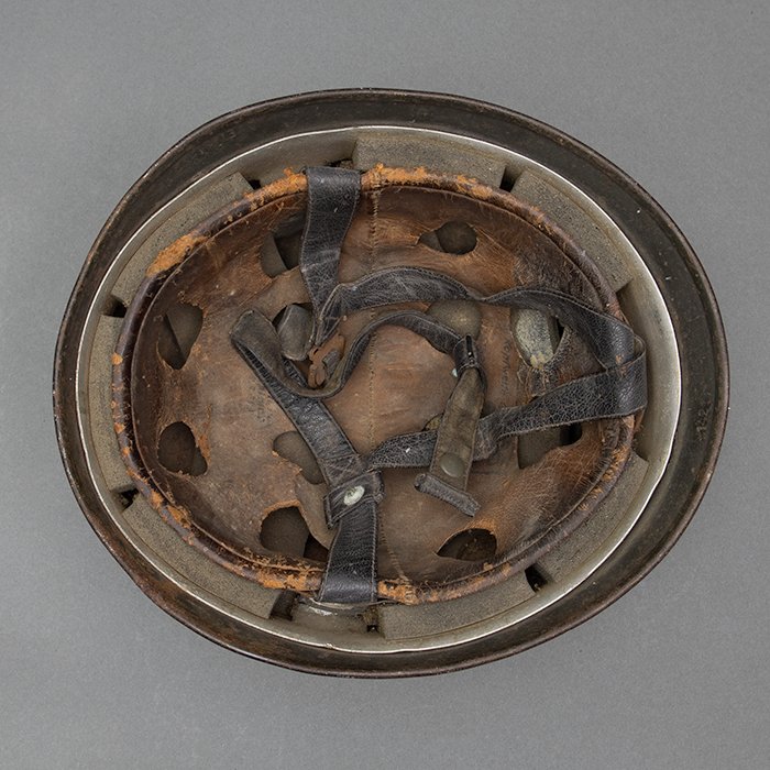 GR1 Luftwaffe M38 single decal Fallschirmjäger helmet — image 24