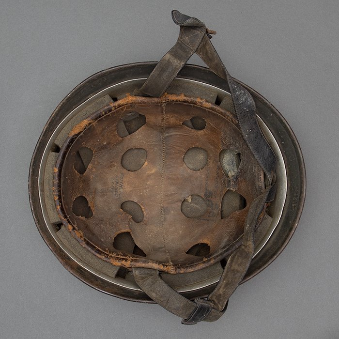 GR1 Luftwaffe M38 single decal Fallschirmjäger helmet — image 25