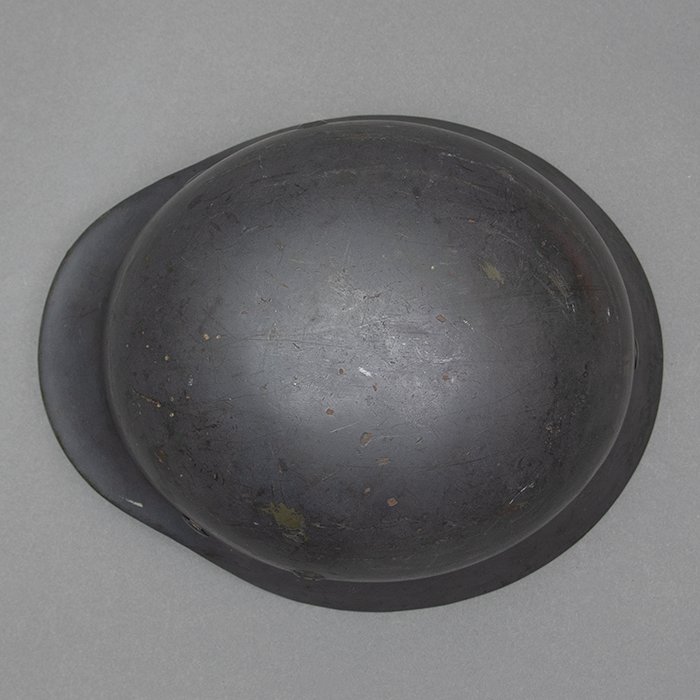 JS4 Luftwaffe M35 double decal helmet with first pattern eagle — image 17