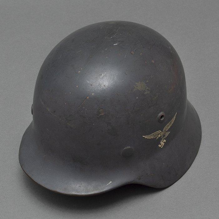 JS4 Luftwaffe M35 double decal helmet with first pattern eagle — image 7